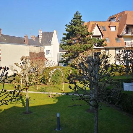 Charmant 2 Pieces A 5 Mn A Pied De La Mer Cabourg Exterior foto