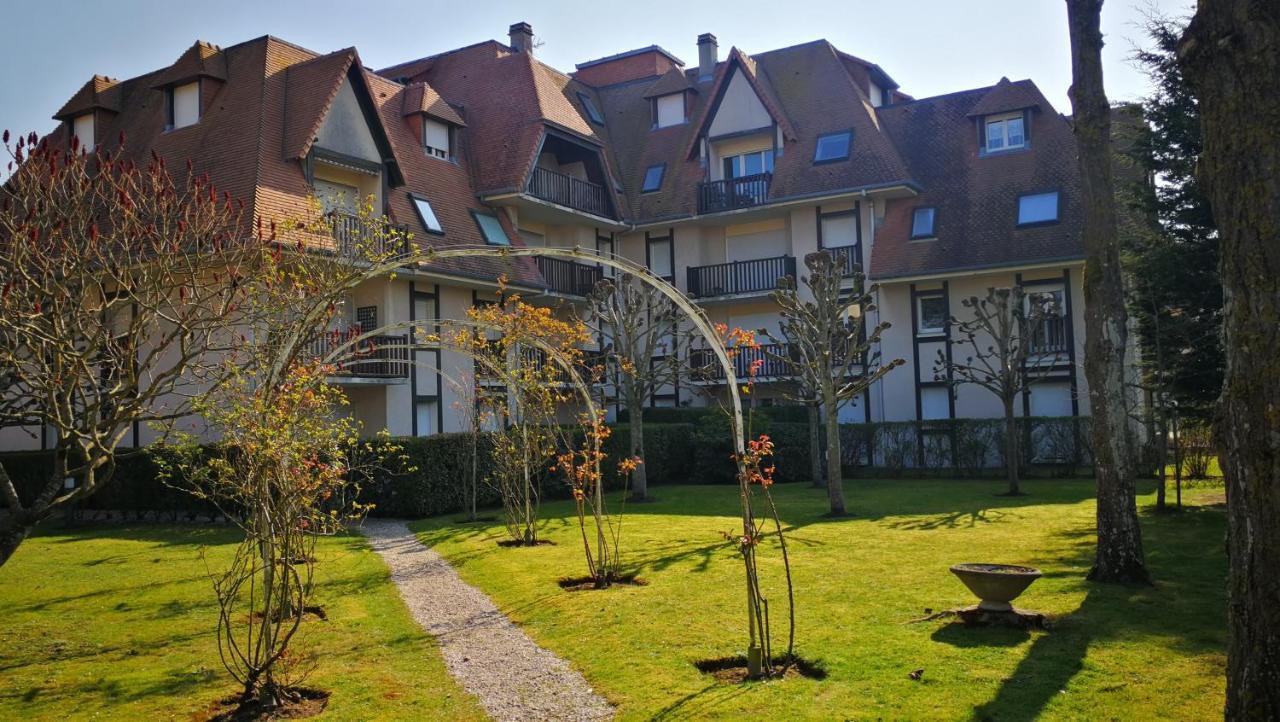 Charmant 2 Pieces A 5 Mn A Pied De La Mer Cabourg Exterior foto